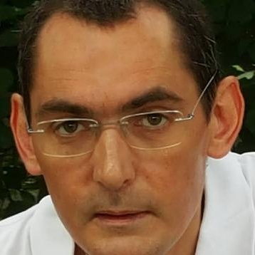 Reynald Voyance, médium intuitif, spécialiste du tarot de Marseille